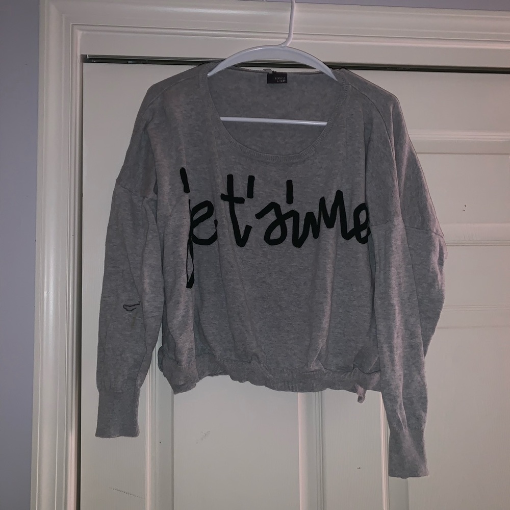 grey cropped “je taime” sweater